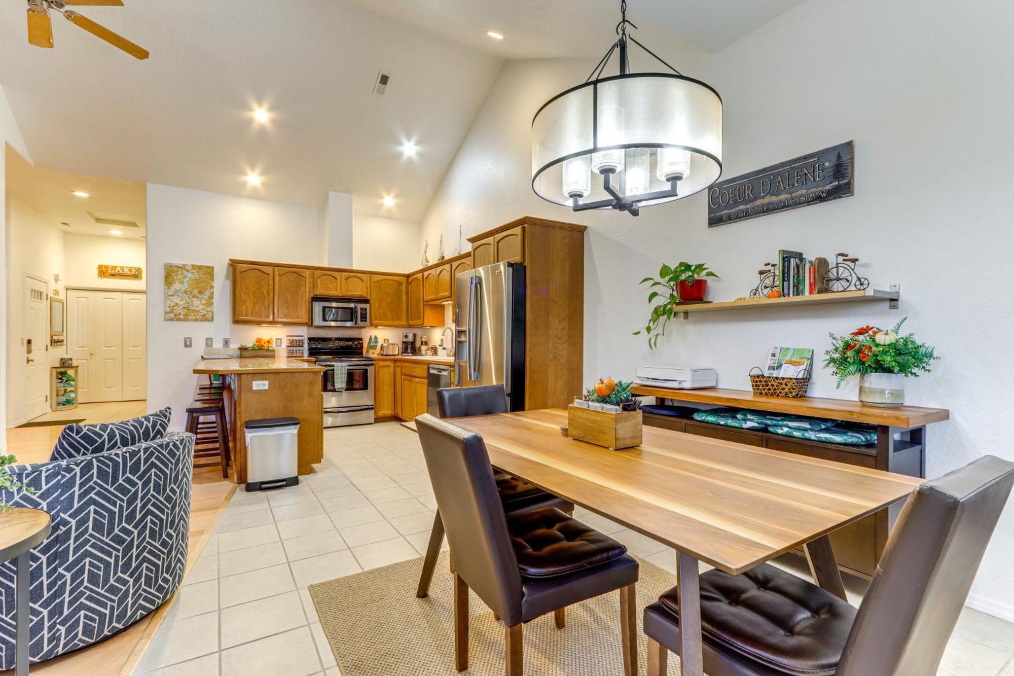Modern Coeur Dalene Getaway Condo Walk Downtown! Coeur d'Alene Exterior foto